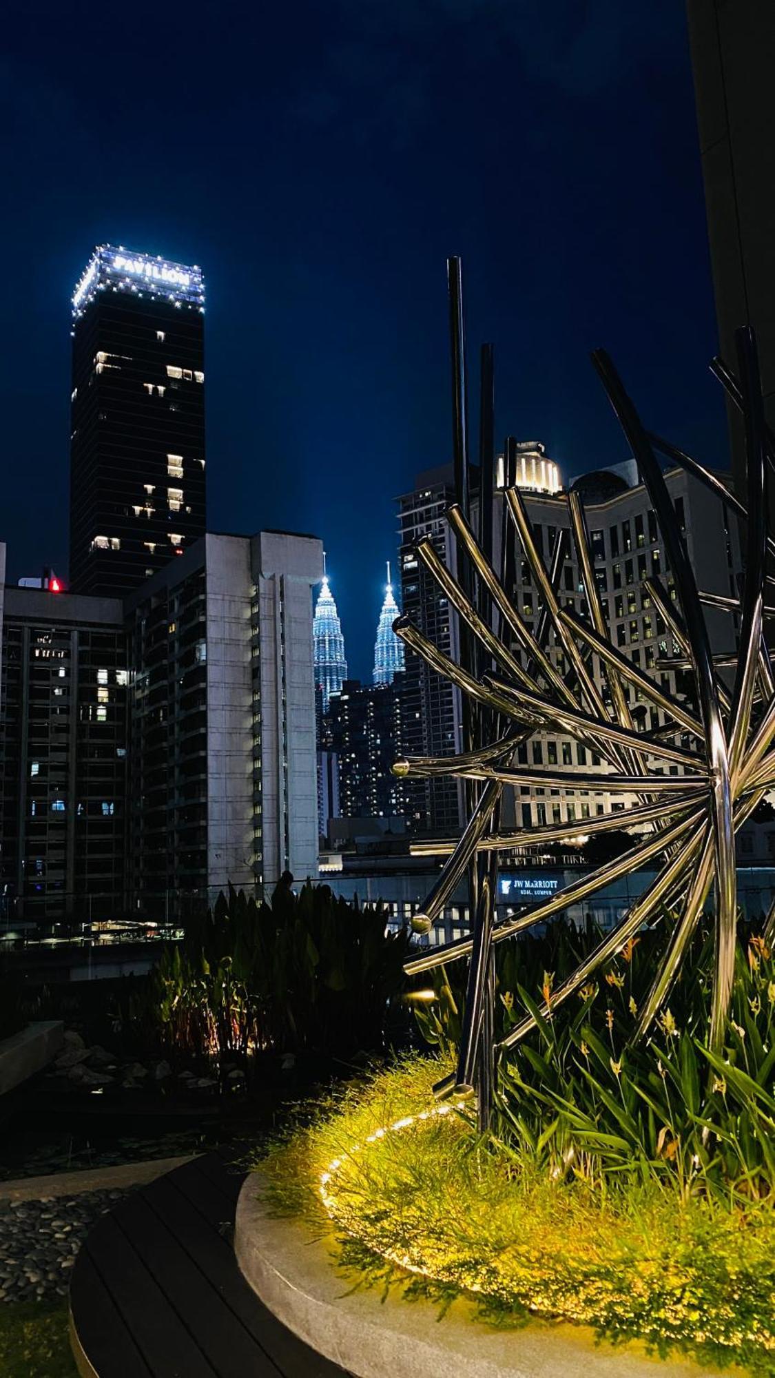 Axon Suites By Galaxy House Kuala Lumpur Bagian luar foto