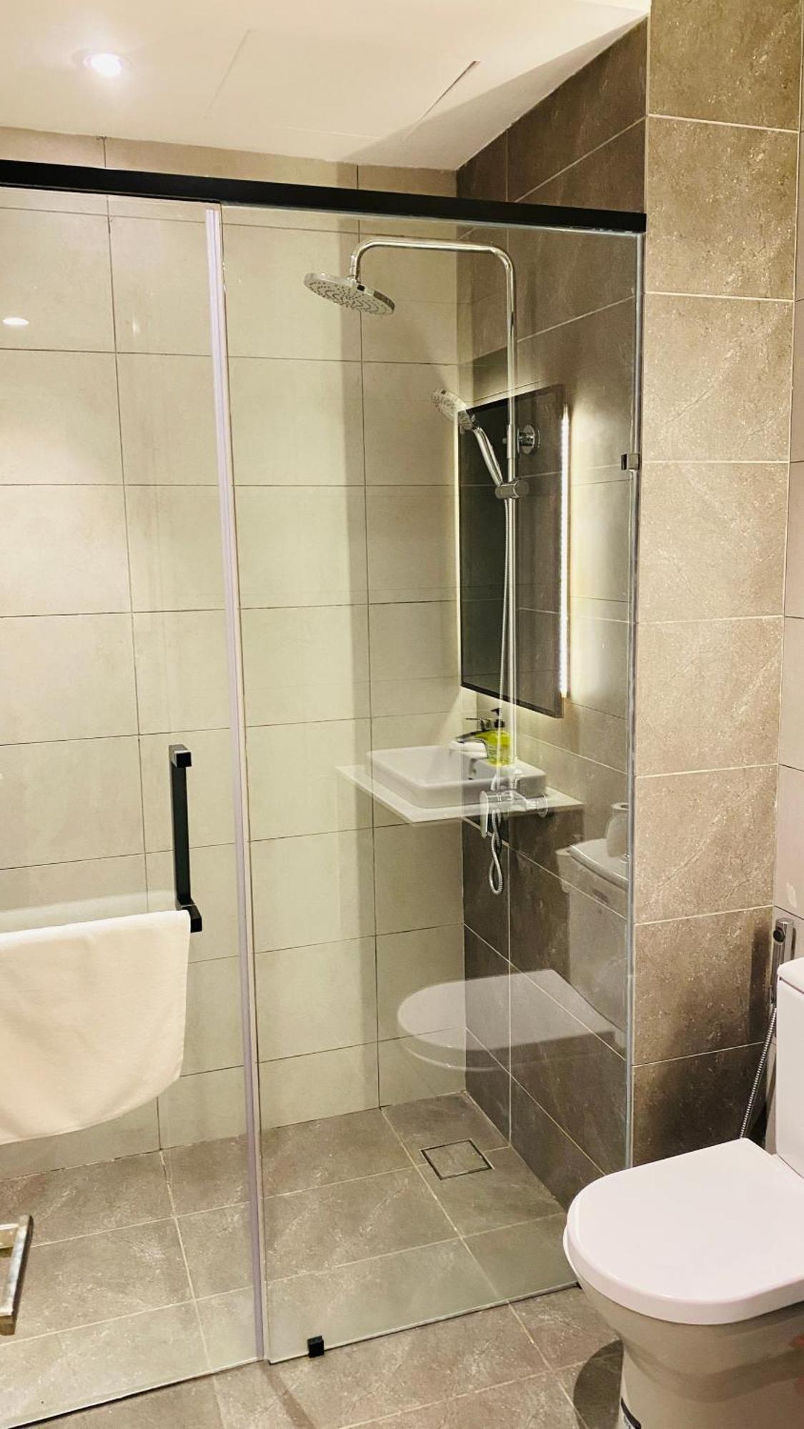 Axon Suites By Galaxy House Kuala Lumpur Bagian luar foto